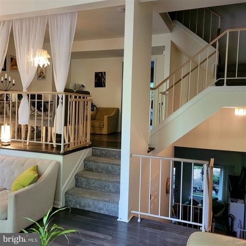 1028 LINDSAY LN, Hagerstown, MD 21742