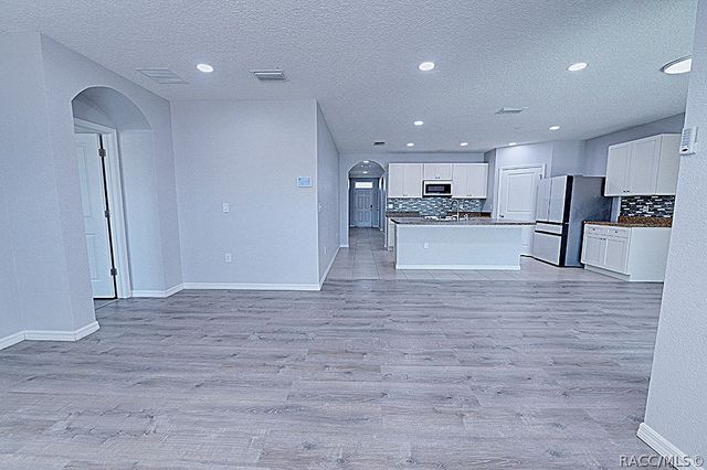 320 W Runyon Loop, Beverly Hills, FL 34465