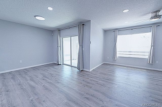 320 W Runyon Loop, Beverly Hills, FL 34465