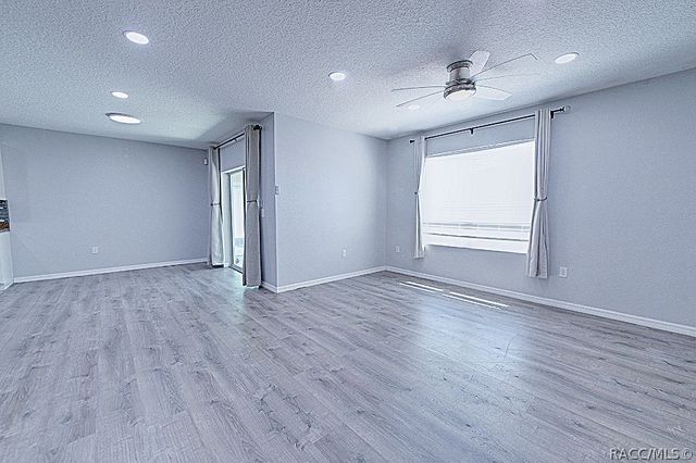 320 W Runyon Loop, Beverly Hills, FL 34465