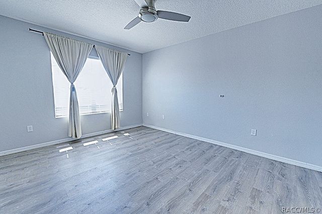 320 W Runyon Loop, Beverly Hills, FL 34465