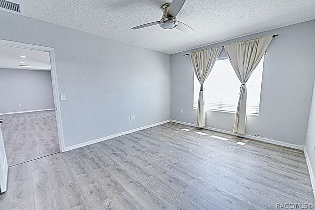 320 W Runyon Loop, Beverly Hills, FL 34465