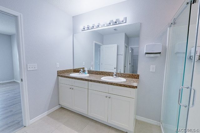 320 W Runyon Loop, Beverly Hills, FL 34465