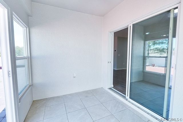 320 W Runyon Loop, Beverly Hills, FL 34465