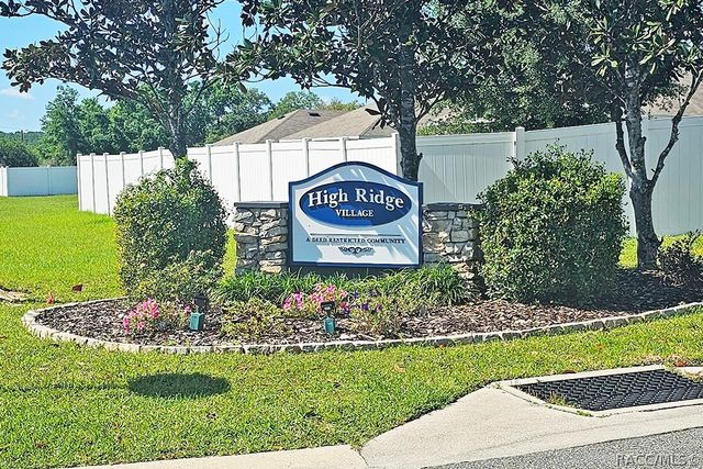 320 W Runyon Loop, Beverly Hills, FL 34465