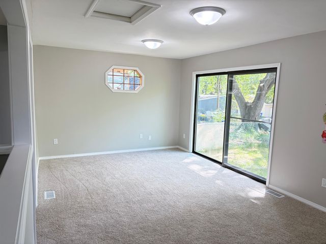 1002 Burgess Street, Saint Paul, MN 55103