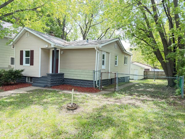 1002 Burgess Street, Saint Paul, MN 55103