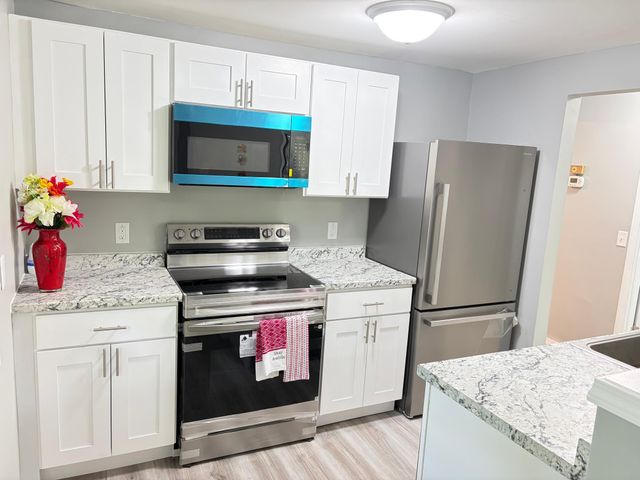 1002 Burgess Street, Saint Paul, MN 55103