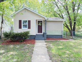 1002 Burgess Street, Saint Paul, MN 55103