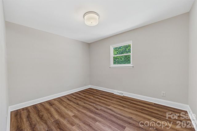 2111 Shalimar Drive, Charlotte, NC 28216