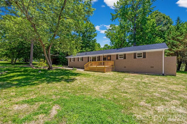 2111 Shalimar Drive, Charlotte, NC 28216