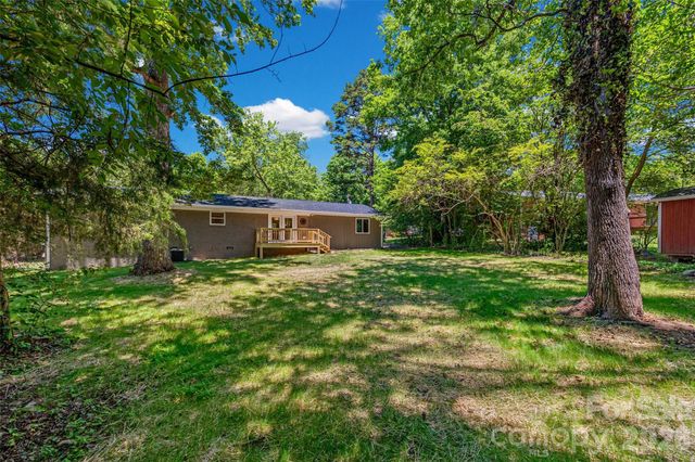 2111 Shalimar Drive, Charlotte, NC 28216