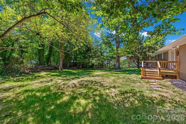2111 Shalimar Drive, Charlotte, NC 28216