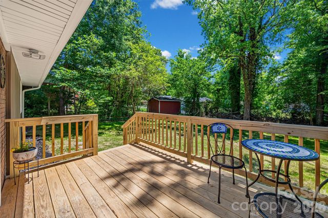 2111 Shalimar Drive, Charlotte, NC 28216