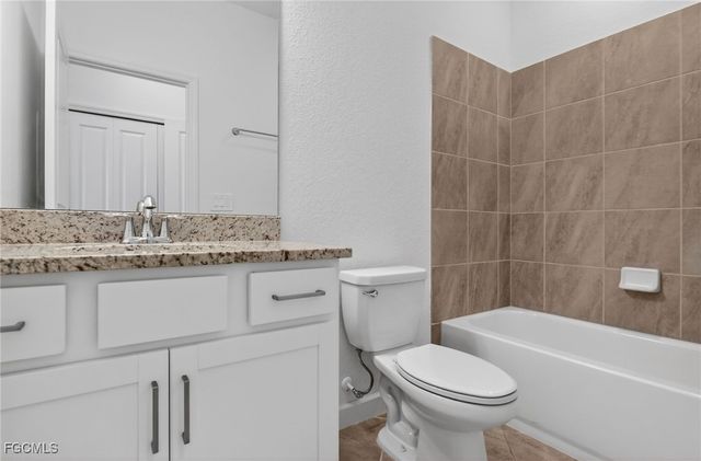 17364 Walnut Run DR, Alva, FL 33920