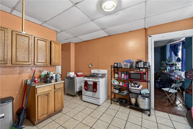 206 Hanover Street, Providence, RI 02907