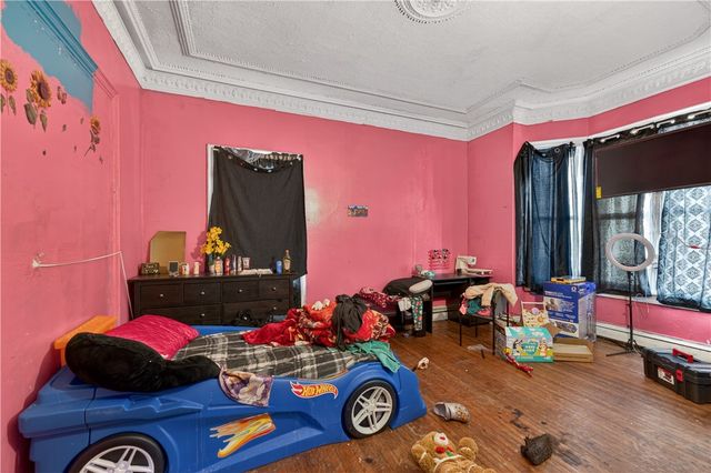 206 Hanover Street, Providence, RI 02907