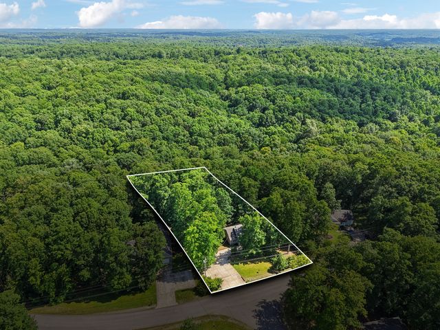117 W Dell Rd, Dickson, TN 37055