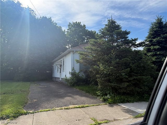407 Sheridan Avenue, Niles, OH 44446