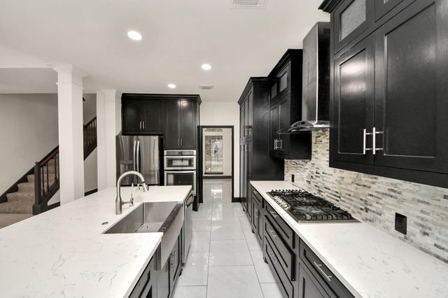 5810 Windy Knoll Lane, Rosharon, TX 77583