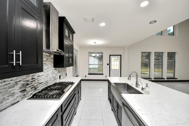 5810 Windy Knoll Lane, Rosharon, TX 77583