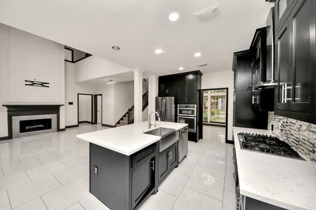 5810 Windy Knoll Lane, Rosharon, TX 77583