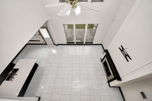 5810 Windy Knoll Lane, Rosharon, TX 77583