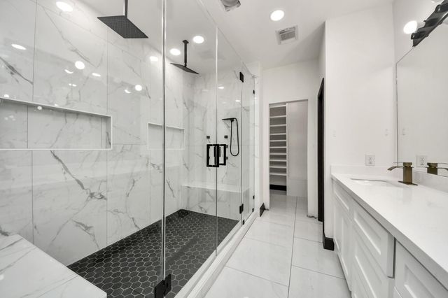 5810 Windy Knoll Lane, Rosharon, TX 77583