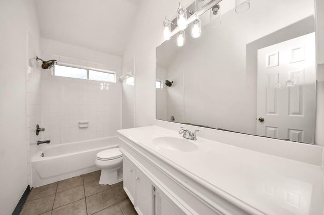 5810 Windy Knoll Lane, Rosharon, TX 77583