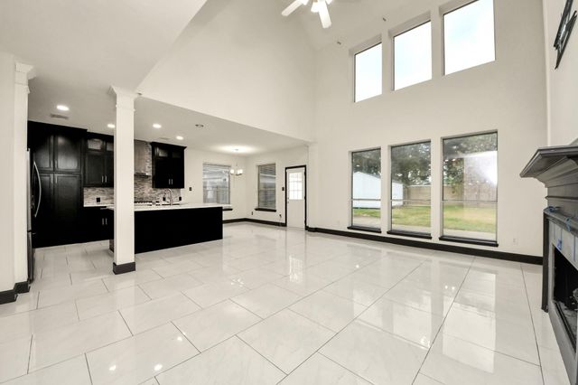 5810 Windy Knoll Lane, Rosharon, TX 77583