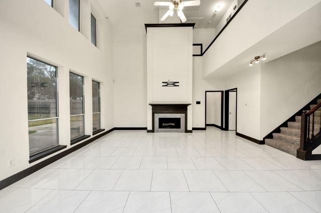 5810 Windy Knoll Lane, Rosharon, TX 77583