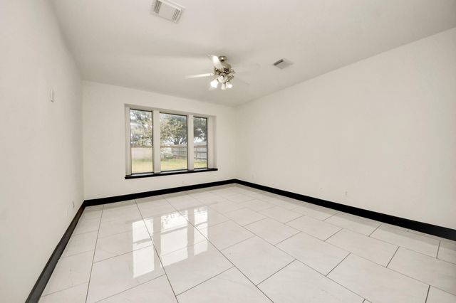 5810 Windy Knoll Lane, Rosharon, TX 77583