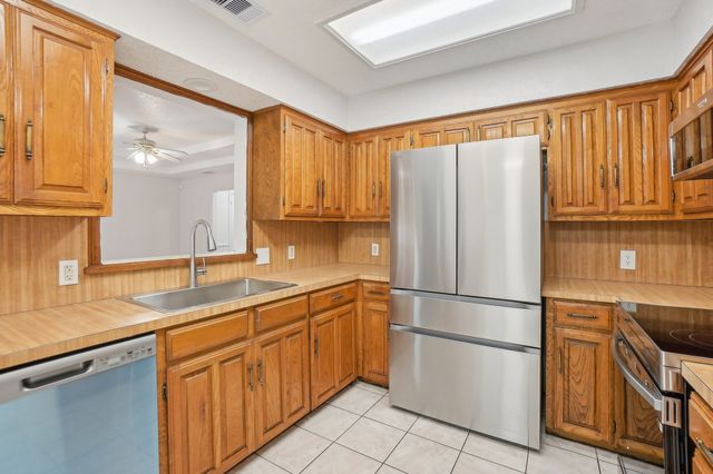 617 Taylor Court, Duncanville, TX 75137