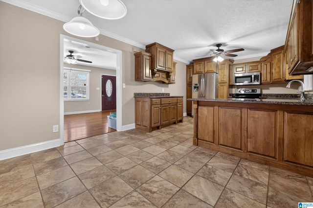 911 WOOD AVENUE SE, Attalla, AL 35954