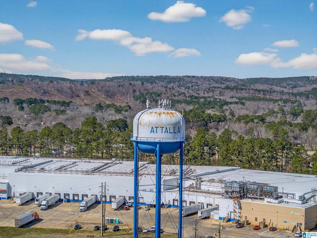 911 WOOD AVENUE SE, Attalla, AL 35954