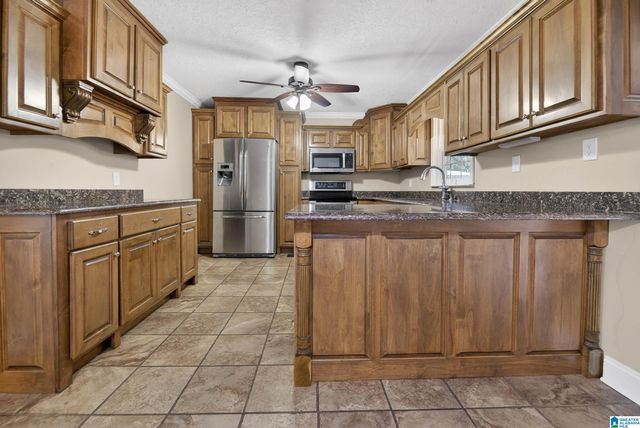 911 WOOD AVENUE SE, Attalla, AL 35954