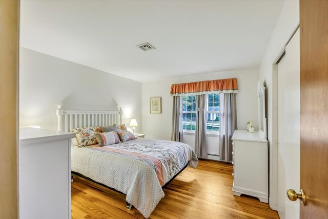 148 Belmont Rd, Harwich, MA 02671