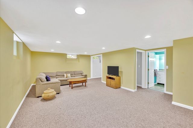 148 Belmont Rd, Harwich, MA 02671