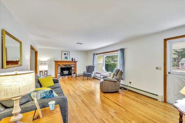 148 Belmont Rd, Harwich, MA 02671