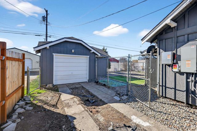 1818 E Bismark Ave, Spokane, WA 99208