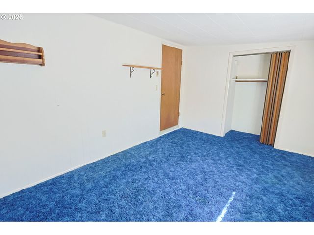 93514 UPPER LOOP Ln, Coos Bay, OR 97420