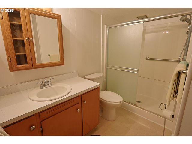 93514 UPPER LOOP Ln, Coos Bay, OR 97420