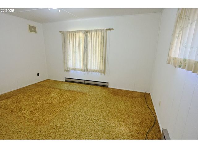 93514 UPPER LOOP Ln, Coos Bay, OR 97420