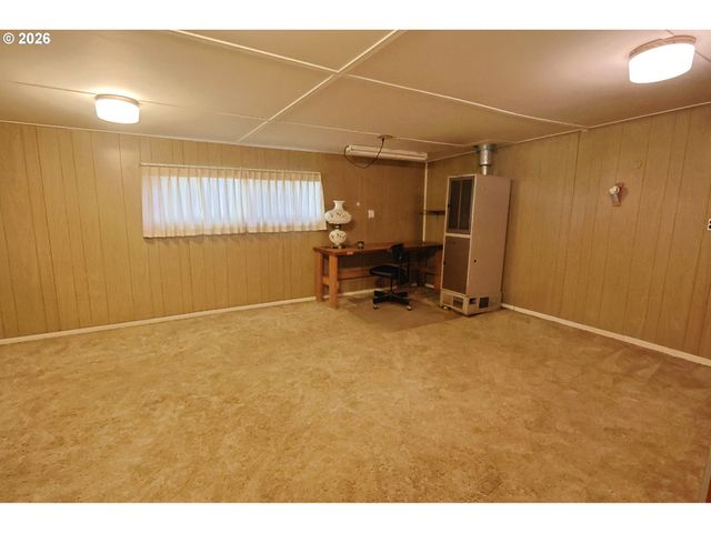 93514 UPPER LOOP Ln, Coos Bay, OR 97420