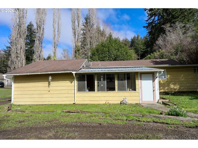 93514 UPPER LOOP Ln, Coos Bay, OR 97420