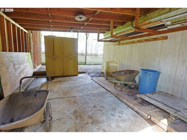 93514 UPPER LOOP Ln, Coos Bay, OR 97420
