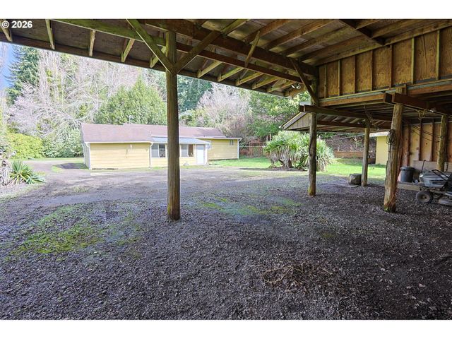 93514 UPPER LOOP Ln, Coos Bay, OR 97420