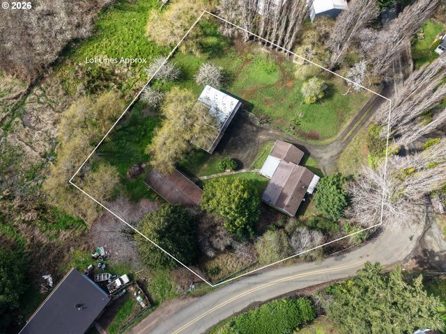 93514 UPPER LOOP Ln, Coos Bay, OR 97420