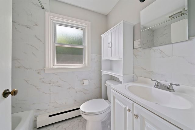 777 Washington St F, Canton, MA 02021