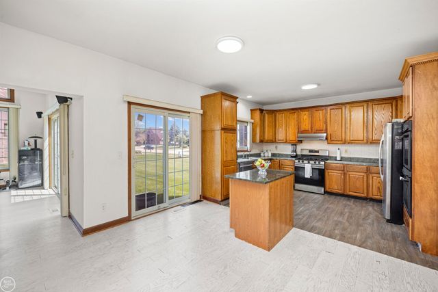48430 Montelepre Drive, Shelby Twp, MI 48315